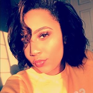 Meet your Posher, Angilia